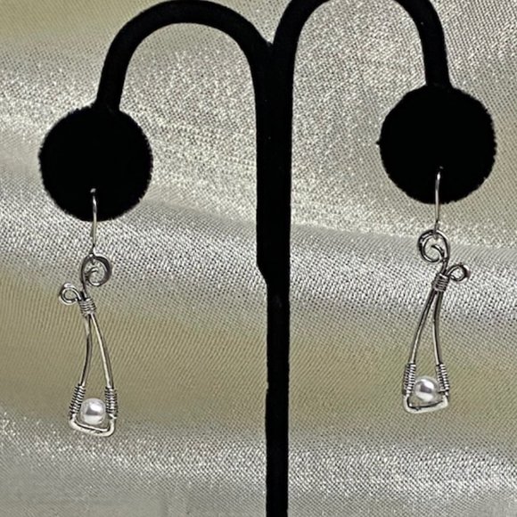 ❤️Dangle Wire Earrings with Pearl at the Bottom / E130 - Picture 3 of 3